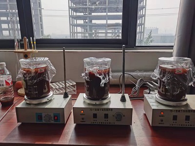 开始搅拌,连续搅拌10小时.jpg 开始搅拌,连续搅拌10小时.jpg